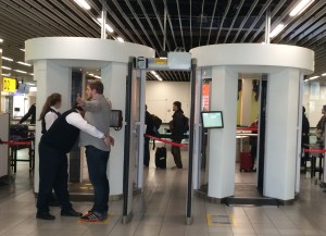 Doppelt genäht hält besser: Security-Prozedur in Schiphol